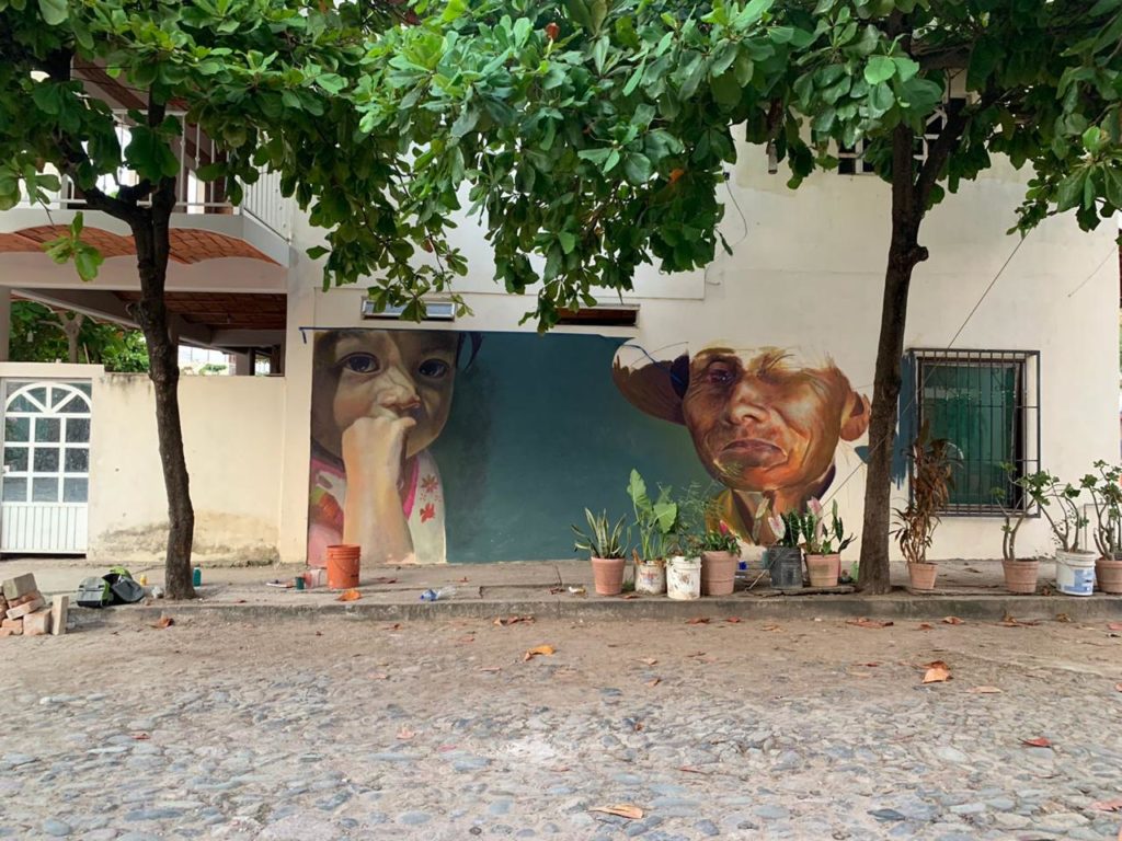 Foto 6 2 1024x768 - Artistas ponen color a calles de la Peñita de Jaltemba, con pinturas excepcionales