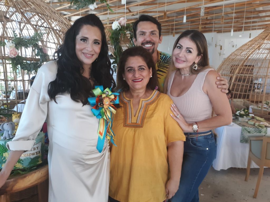Foto 2 22 1024x768 - Organizan baby shower a Alejandra Cornejo