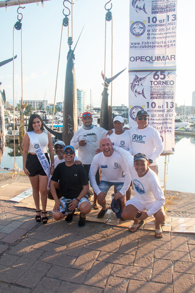 Foto 4 6 683x1024 - Día de fiesta en el mar con el inicio del Torneo Internacional de Pesca