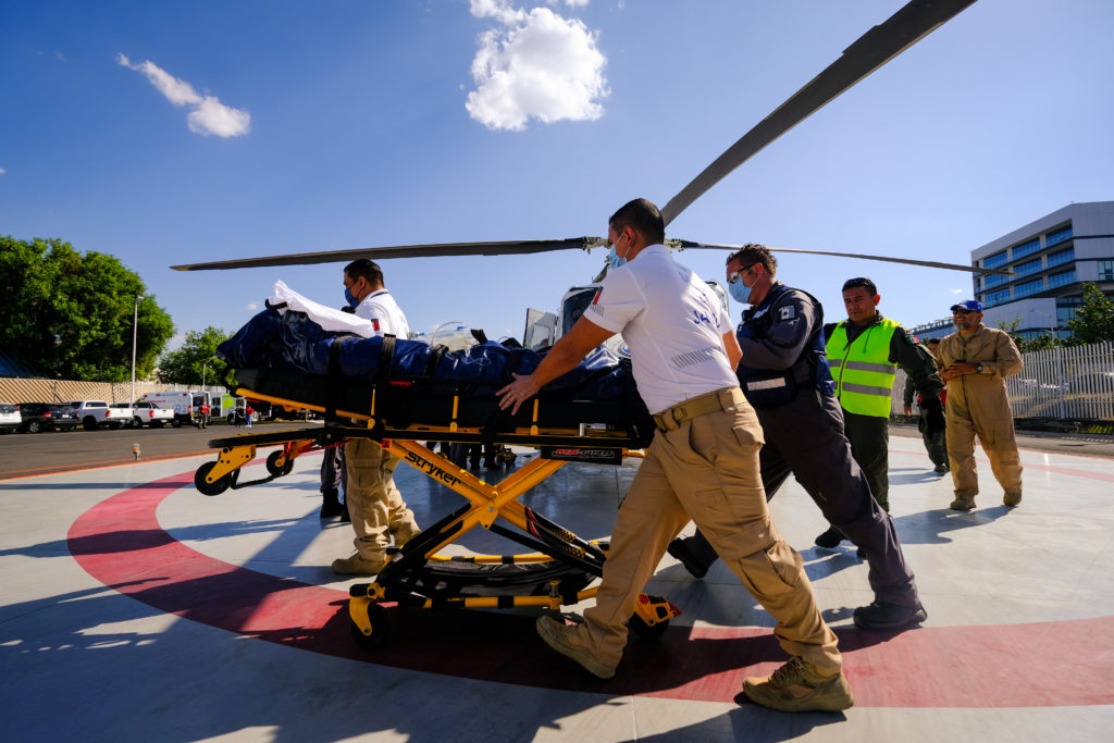 TRAS2 1024x683 - Sigue el traslado aéreo desde Querétaro de atlistas que permanecían hospitalizados