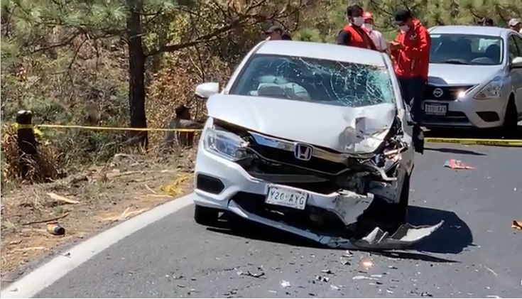 ACCIDENTE 3 - Fuerte accidente deja un hombre y una mujer sin vida en la carretera Tepic-Guadalajara