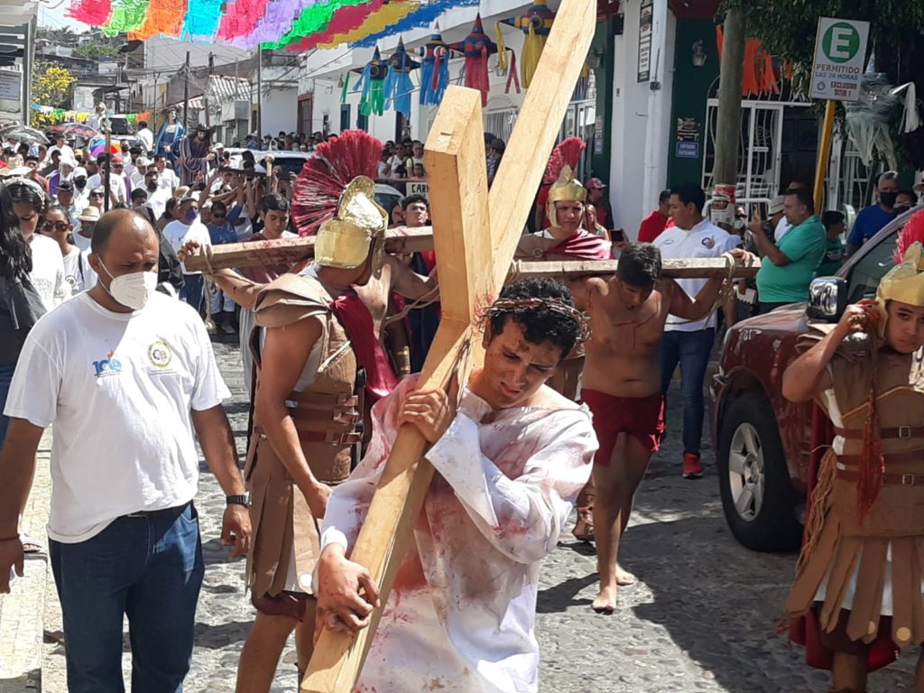 Foto 3 10 1024x768 - Representan en centro de Vallarta la Pasión de Cristo y su vía crucis
