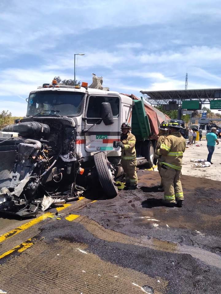 TRAILER 1 - Tráiler se queda sin frenos en la autopista Tepic-Guadalajara y provoca una tragedia