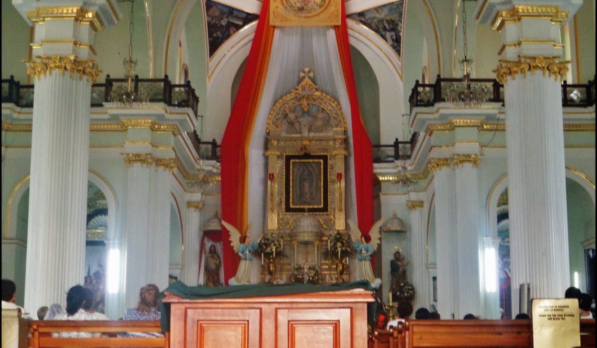 Misas, en español e inglés en la iglesia de Guadalupe de Vallarta