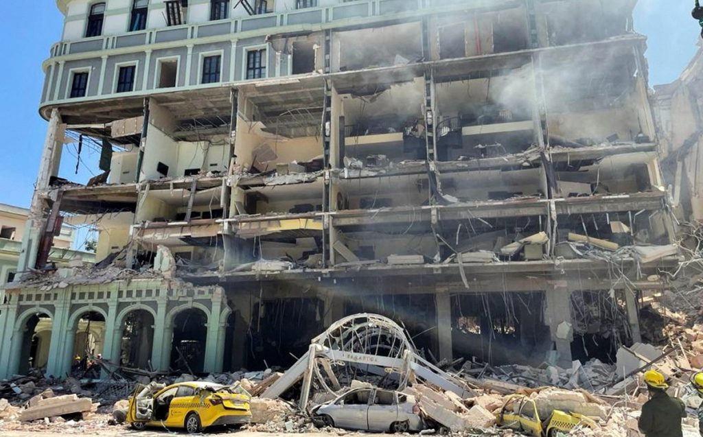 explosionhotellujolahabanahoy2 1024x637 - Explosión en hotel de La Habana deja muertos, hospitalizados y desaparecidos