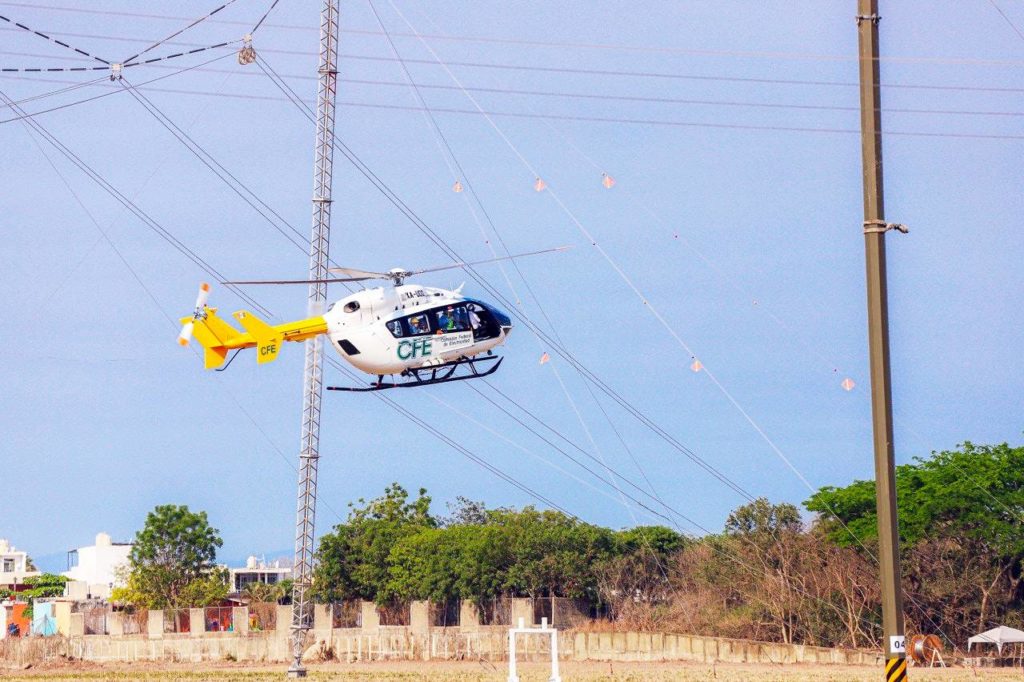 simulacropersonalcfeconhelicopteros5 1024x682 - Impresionante simulacro de la CFE con 5 helicópteros, ante emergencia por huracán