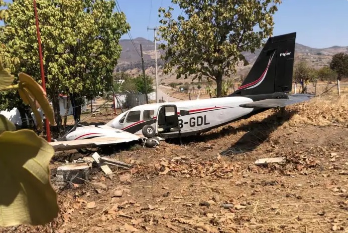 suspendenverificacionvehicularnejalisco2 - Aterriza de emergencia la avioneta donde viajaba alcaldesa de Tepic, Geraldine Ponce