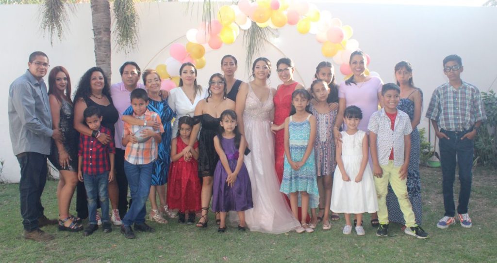 carolinaherreracelebrasus15anosdevida3 1024x543 - Con festejo en familia celebra Bárbara Carolina Herrera Ramos sus 15 años