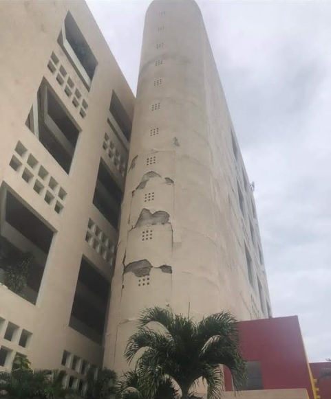 algunosdanosenhotelesyedificiosdejasismo1 - Reportan algunos daños menores en hoteles y edificios de Vallarta