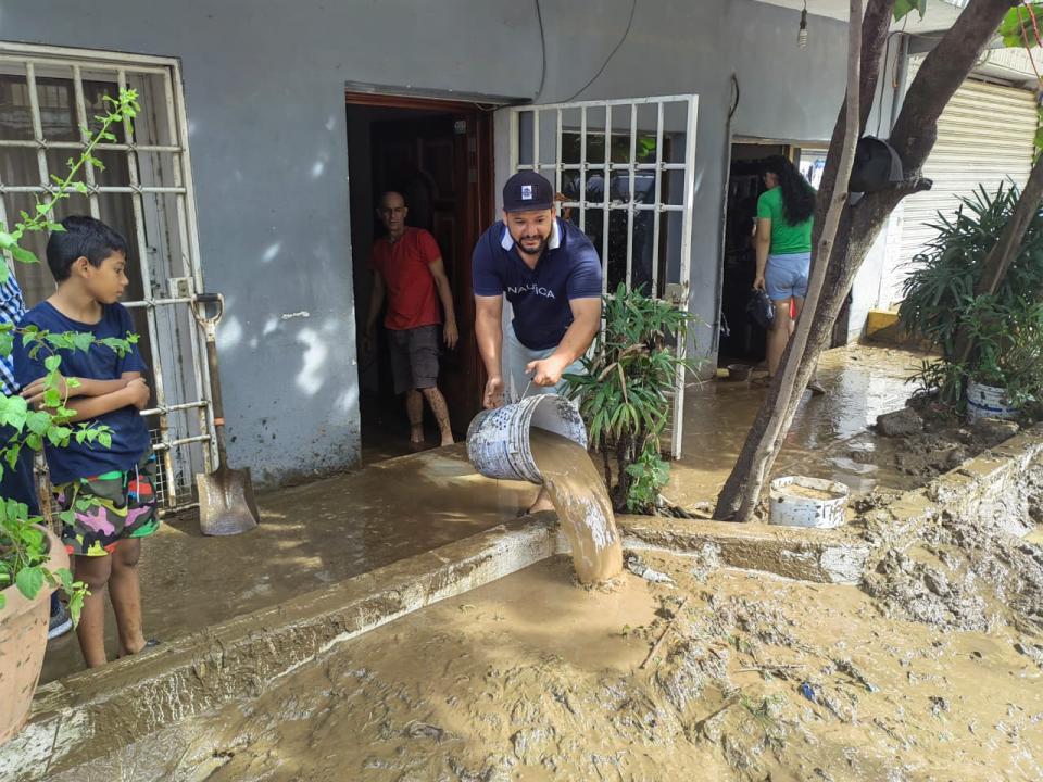 huracanroslyndejovariasafectacionesenbahiadebanderas4 - “Roslyn” dejó inundaciones, deslaves, personas atrapadas y daños en Bahía