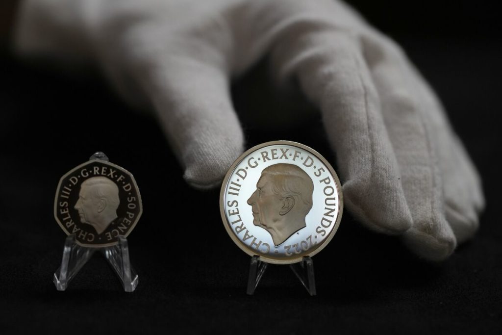 nuevasmonedasconlaimagendelreycarlosIII1 1024x683 - Presentan las primeras monedas con la imagen del rey Carlos III