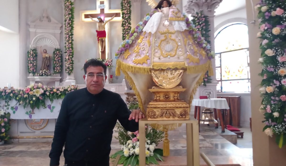 Se despide el padre Ignacio Rivera de la parroquia de San Juan de Abajo
