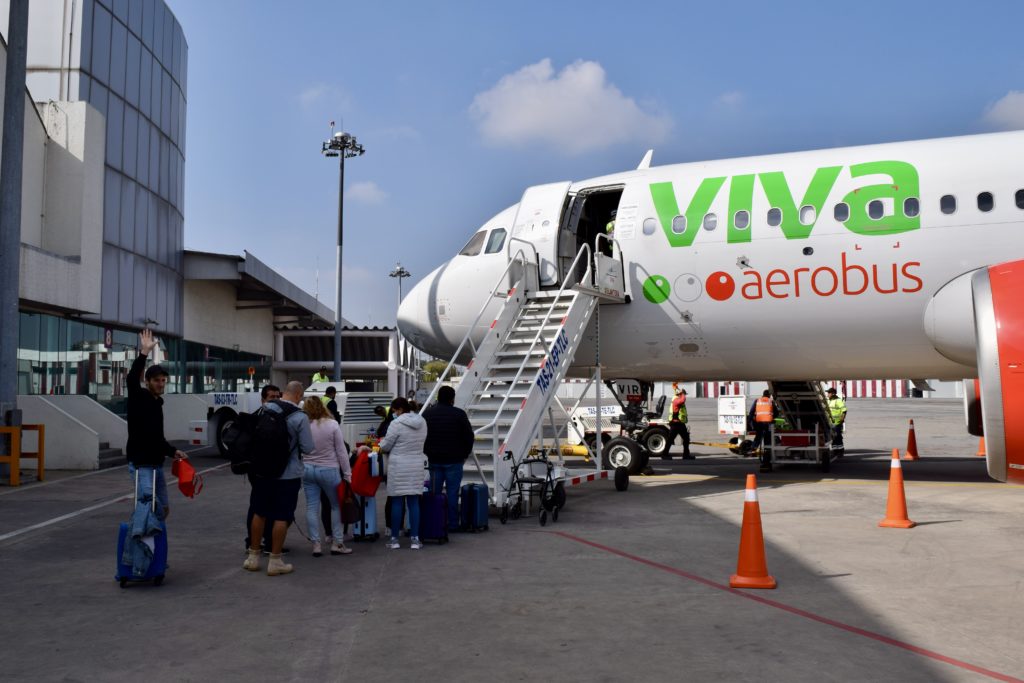 llegonuevovueloavallartadesdetolucadevivaaerobus2 1024x683 - Llegó nuevo vuelo de Viva Aerobús en la ruta desde Toluca a Vallarta