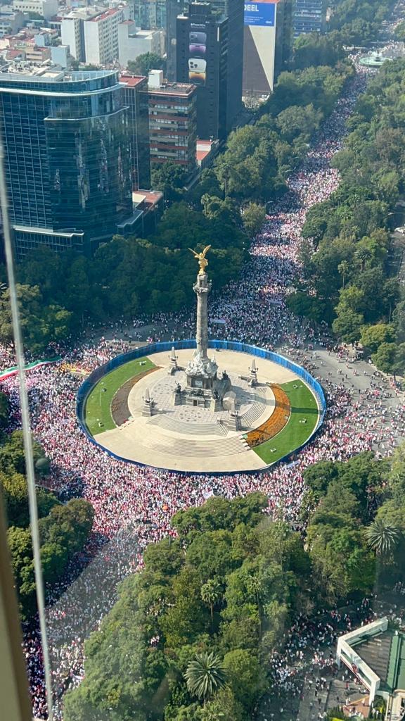 marchaciudaddemexicoparadefenderaline1 - Marchan contra la reforma electoral del Ejecutivo federal en la Ciudad de México