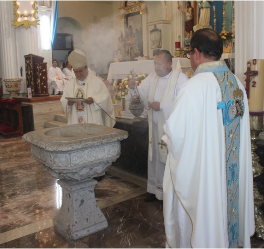 nuevopadreenlaiglesiadeguadalupedevallarta3 - Arturo Arana López es el nuevo párroco de la iglesia de Guadalupe