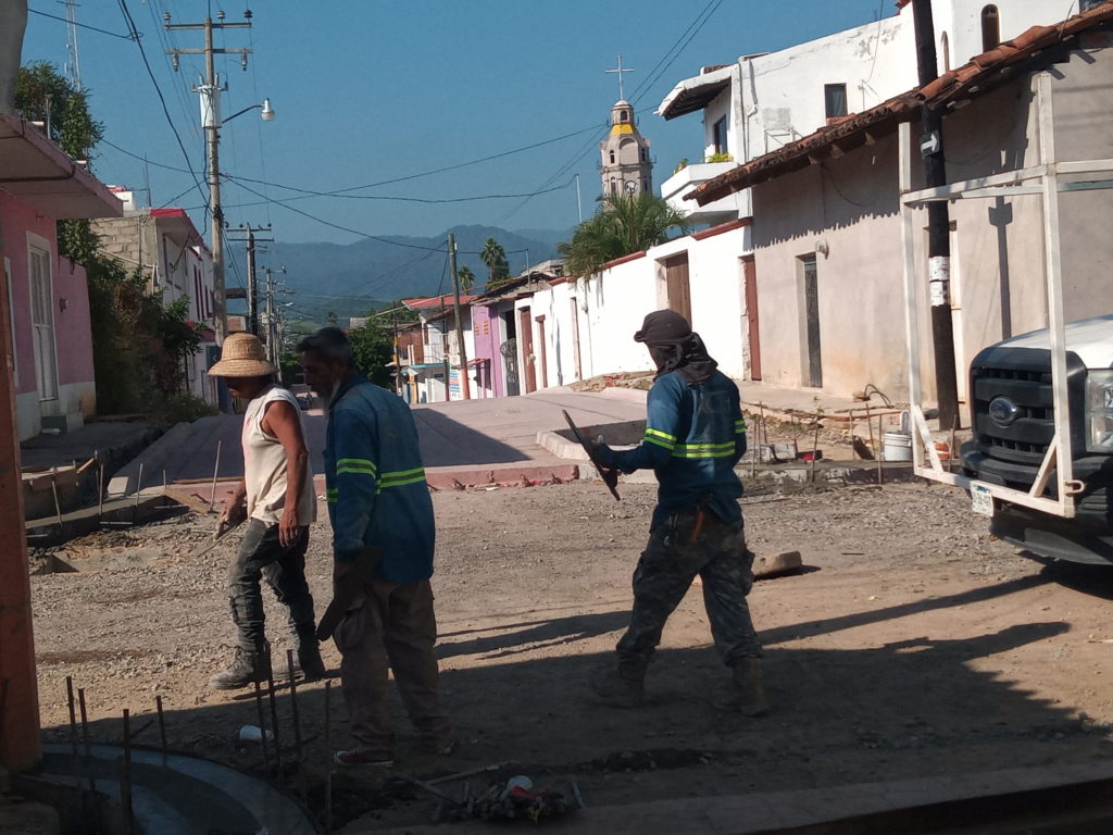 obrascallemorelosoareceninterminables2 1024x768 - Obra de la calle Morelos, en Valle de Banderas, parece interminable