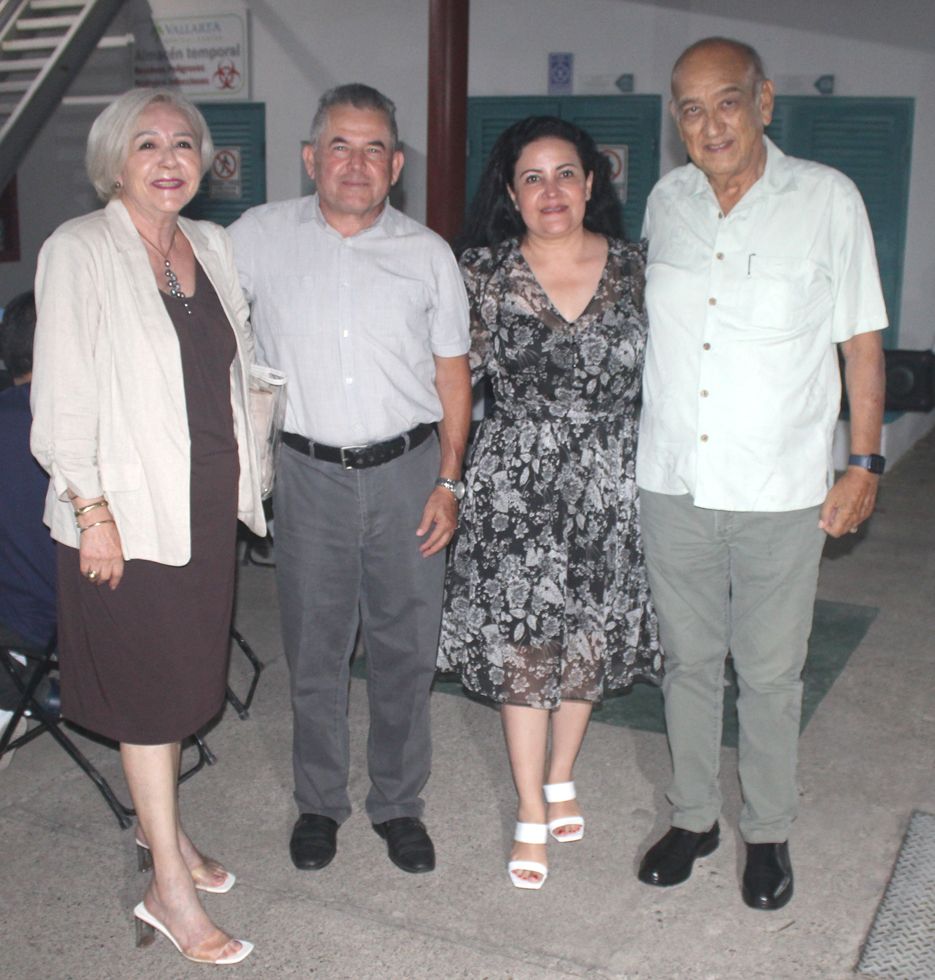 vallartamedicalcentercelebrasieteanos2 - Vallarta Medical Center celebra siete años de éxito