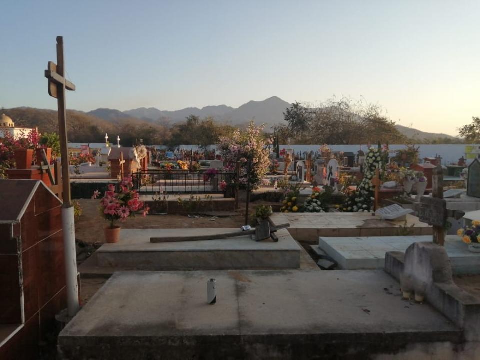 vallesdebanderasconelcementeriomasantiguo2 - Valle de Banderas, con el cementerio más antiguo de esta región de la bahía