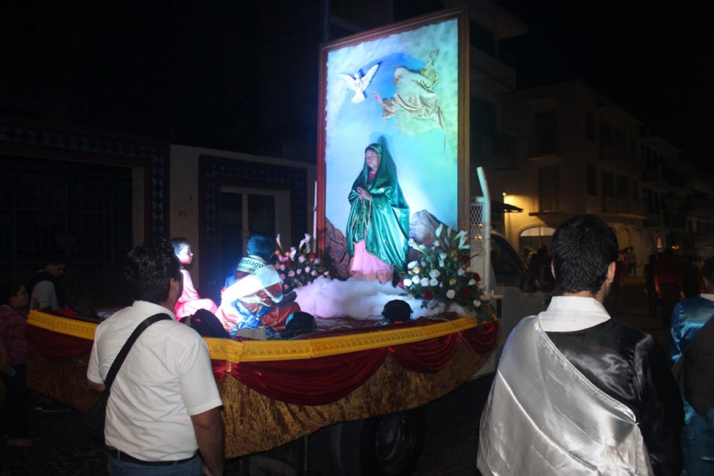 iniciaronlasperegrinacionesalavirgenenvalarta6 1024x682 - Iniciaron las peregrinaciones a la Virgen de Guadalupe en Vallarta