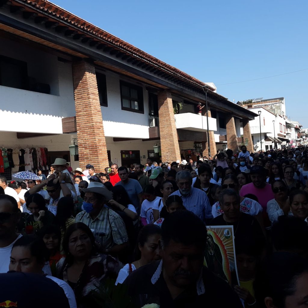 peregrinaciondelosfavorecidosenvallarta3 1024x1024 - Fe desbordada de los favorecidos por la Virgen de Guadalupe en PV