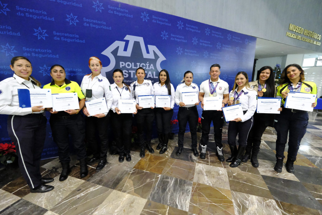 policiasdejaliscogananmedasencompetenciadeleon2 1024x683 - Reconocen a policías-atletas que ganan 14 medallas en Juegos Latinoamericanos