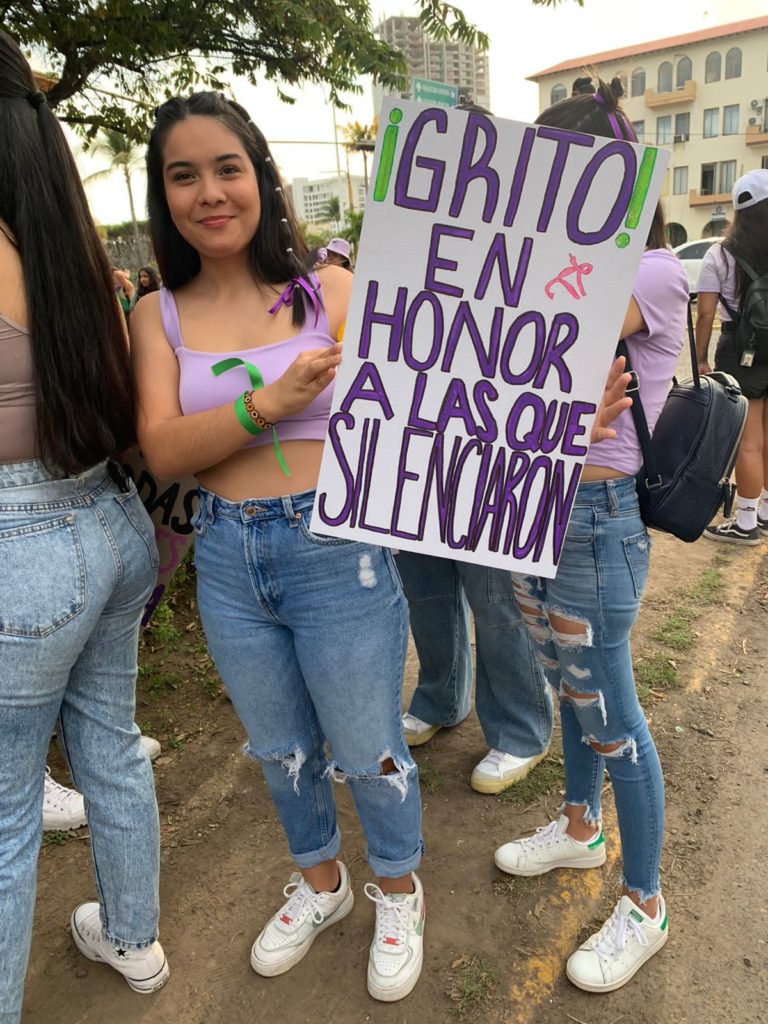 marchanmujeresdevallarta2 768x1024 - Marchan mujeres de Vallarta y exigen mayor seguridad y justicia