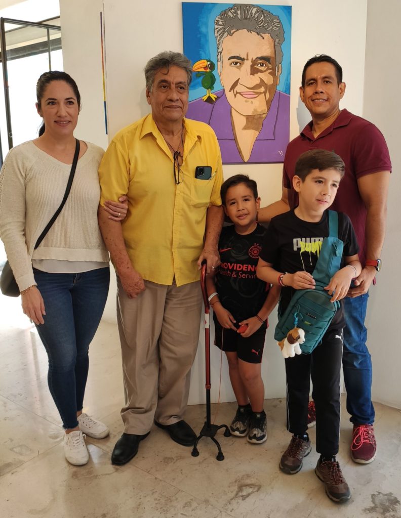 vallartinpresentasuobraartistica3 792x1024 - Ricardo Saucedo “Vallartín” presenta su obra  en el museo parroquial