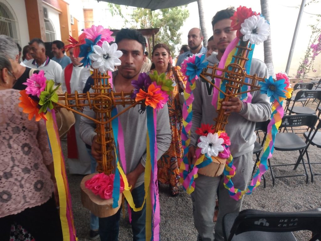 cruzdehuanacaxtledefiesta1 1024x768 - Con varias actividades celebraron a la Santa Cruz en la Cruz de Huanacaxtle