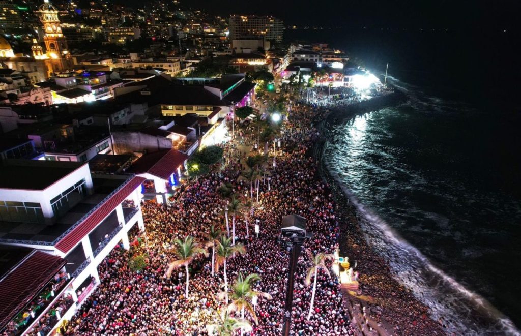concieroenelaniversariodevallarta5 1024x661 - Celebran 50 mil personas el aniversario de Puerto Vallarta