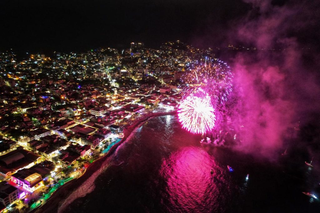 concieroenelaniversariodevallarta6 1024x683 - Celebran 50 mil personas el aniversario de Puerto Vallarta
