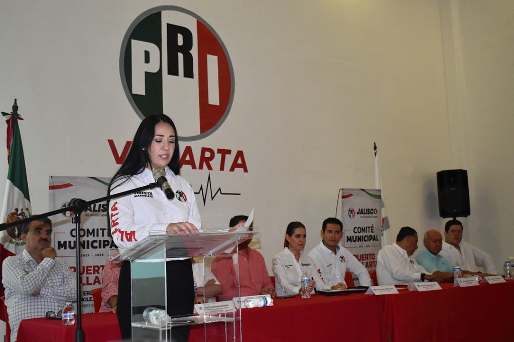 portestateresitamarmolejopresidentaprivallarta3 1024x683 - Protesta Teresita Marmolejo como presidenta del PRI Puerto Vallarta
