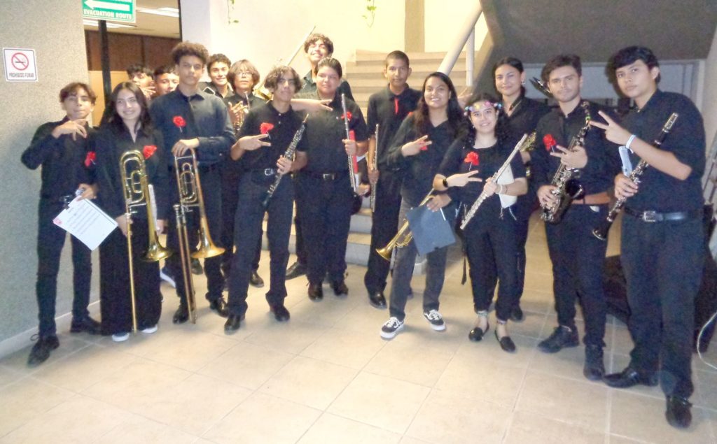 lucidapresentancionorquestaescuelapuertovallarta2 1024x635 - Lucida presentación de la Orquesta Escuela de Puerto Vallarta en la DRSE