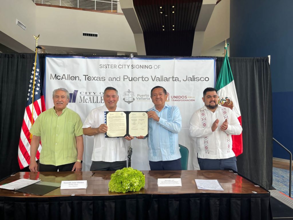 ratificanhermanamientovallartaymcallen3 1024x768 - Comitivas de Puerto Vallarta y McAllen ratifican hermanamiento, en Texas