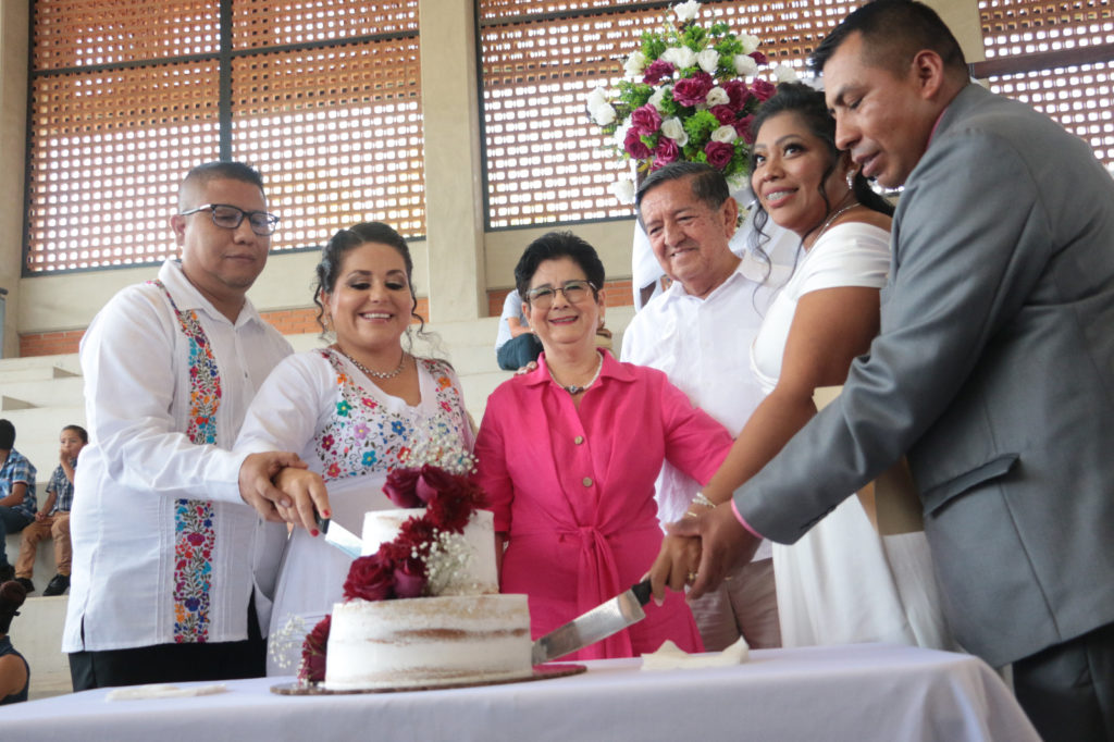 realizaronceremoniadematrimonioscolectivos2 1024x682 - Gobierno municipal realizó ceremonia de matrimonios colectivos