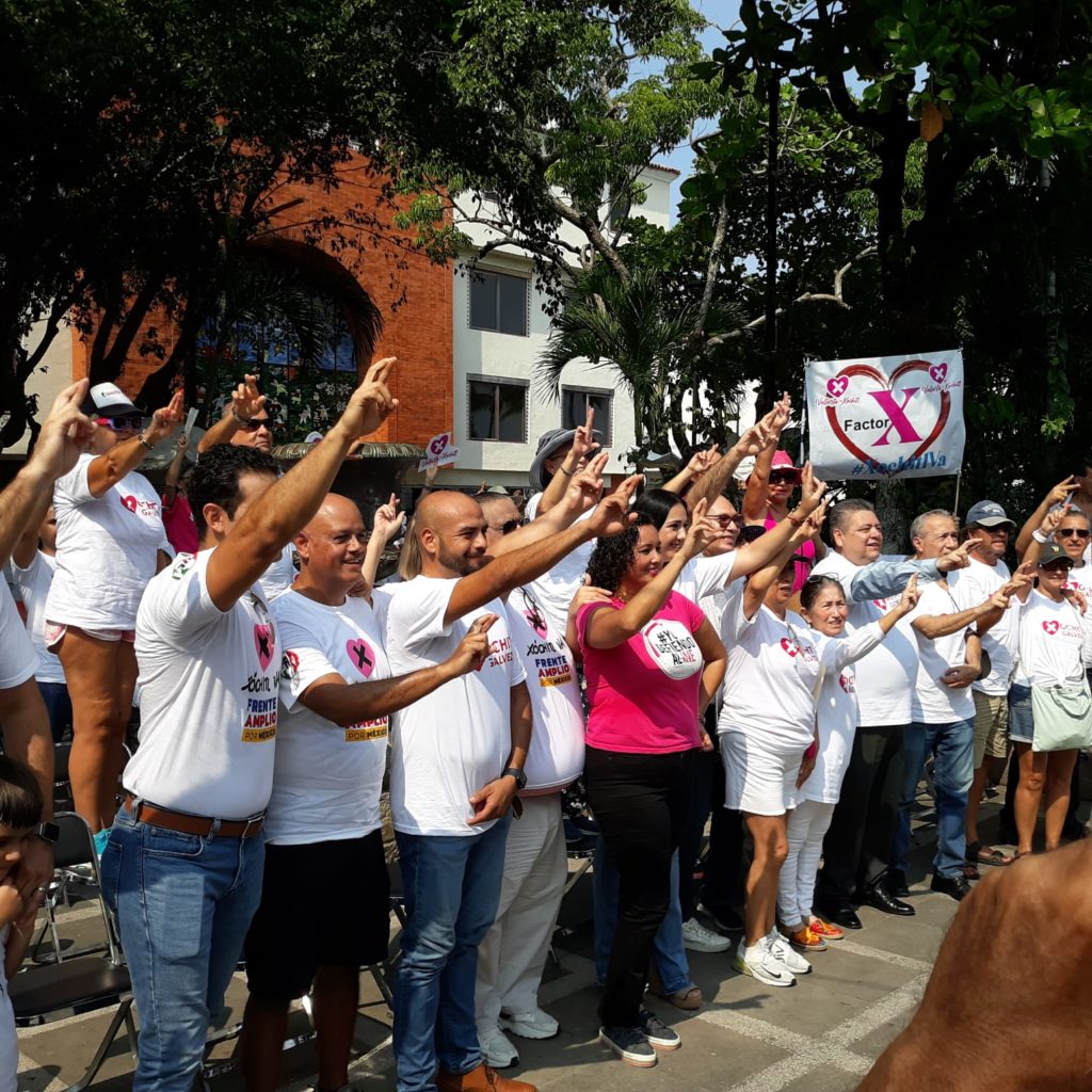 Foto 3 1024x1024 - Manifestación de apoyo en PV a candidatura de Xóchitl Gálvez