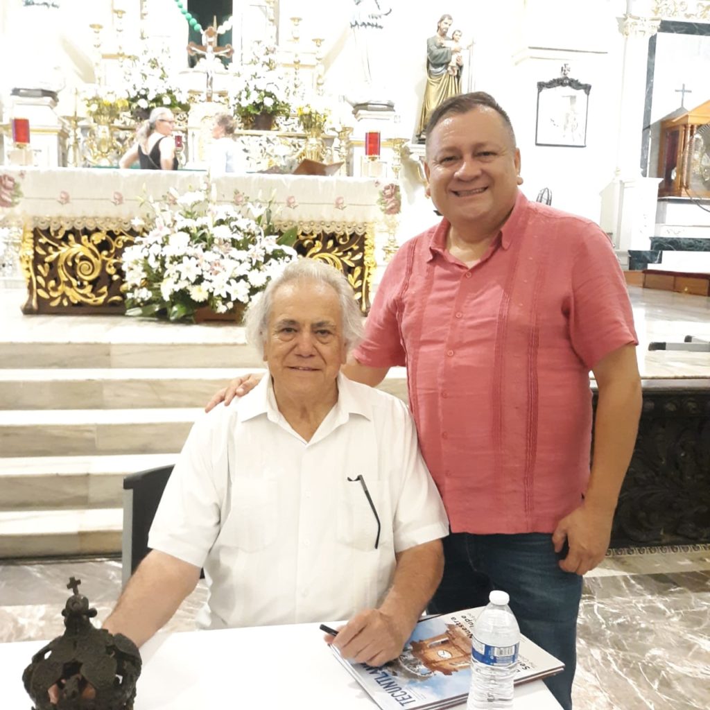 carlosterrespresentosulibrosobrelacoronadelaiglesiadeguadalupe3 1024x1024 - Carlos Terrés presentó su libro acerca de la corona de la iglesia de Guadalupe