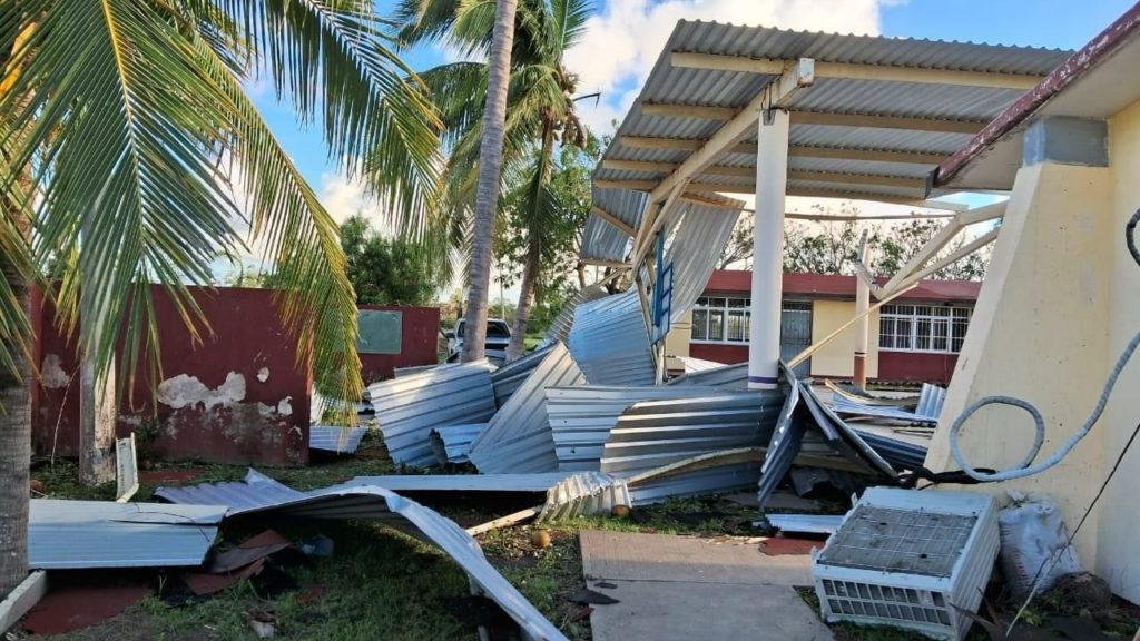 diversosdanosentomatlanporlidia3 1024x576 - Urgen los recursos del Fonden, tras los daños del huracán “Lidia” en Tomatlán