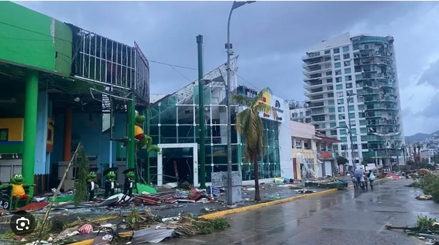 huracanotiscolapsaacapulco1 - Huracán “Otis” colapsa Acapulco; lo deja sin agua, luz, telefonía y comunicaciones