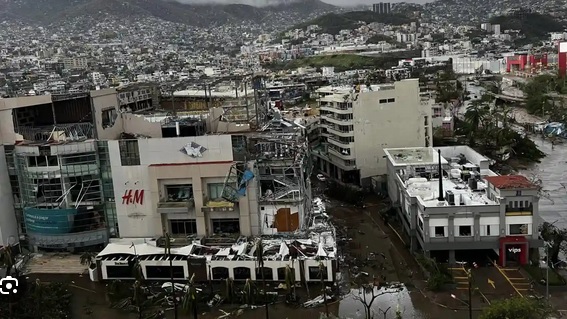 huracanotiscolapsaacapulco4 - Huracán “Otis” colapsa Acapulco; lo deja sin agua, luz, telefonía y comunicaciones