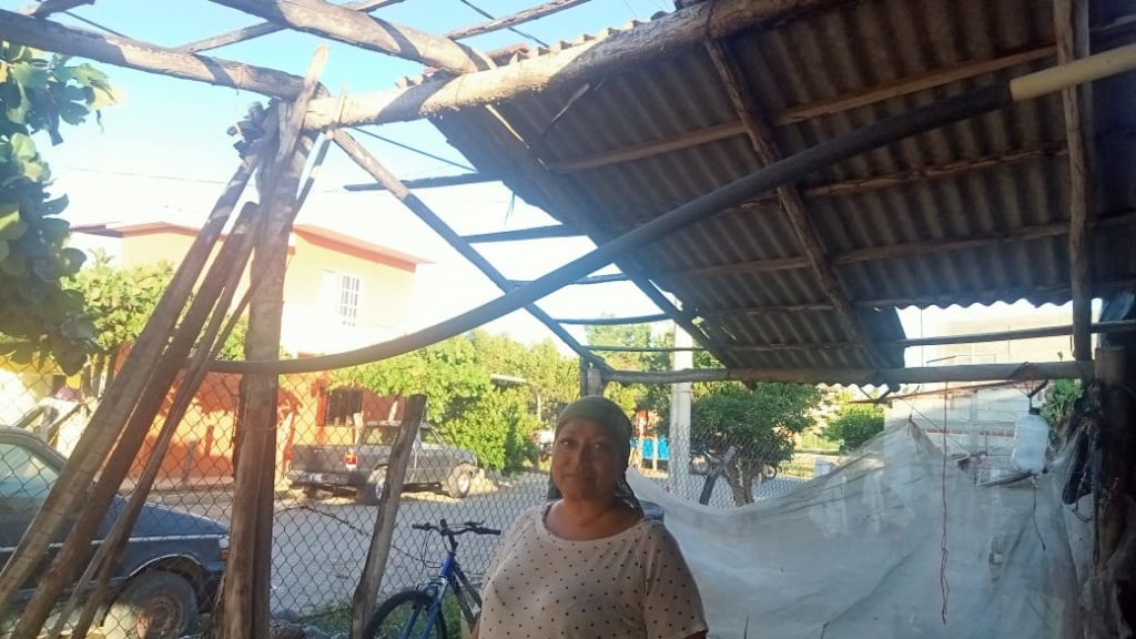 lidiaafectoahabitantesdetomatlan1 1024x576 - “Lidia” nos vino a dar el último golpe, dice habitante de Tomatlán en entrevista