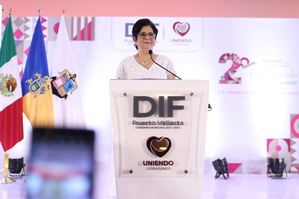 mariadejesuslopezpresentasegundoinforme2 1024x683 - Presidenta del DIF Vallarta, María de Jesús López, presentó su II informe