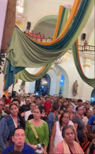 mananitasalavirgendeguadalupe2 - Vallartenses cantan las Mañanitas a la Virgen de Guadalupe