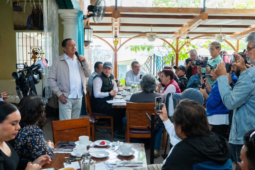 Foto 1 1024x682 - Gobierno municipal de Puerto Vallarta reconoció la labor de los periodistas