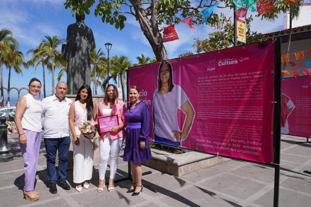 reconocentalentodemujeresenpuertovallarta3 1024x683 - Reconocen el trabajo, talento y capacidad de ocho mujeres de Puerto Vallarta