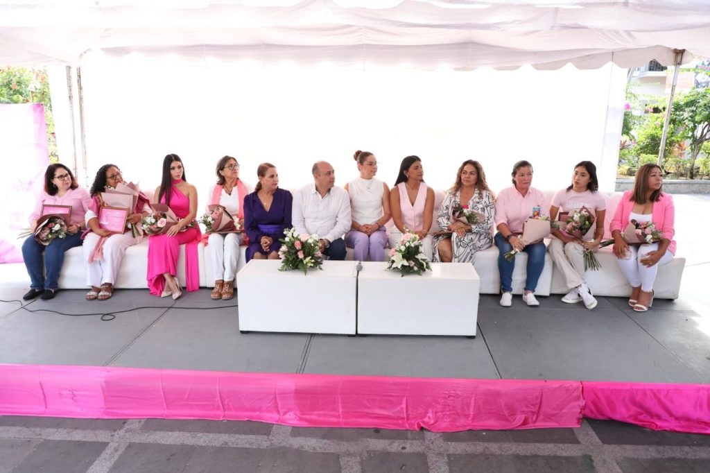 reconocentalentodemujeresenpuertovallarta6 1024x682 - Reconocen el trabajo, talento y capacidad de ocho mujeres de Puerto Vallarta