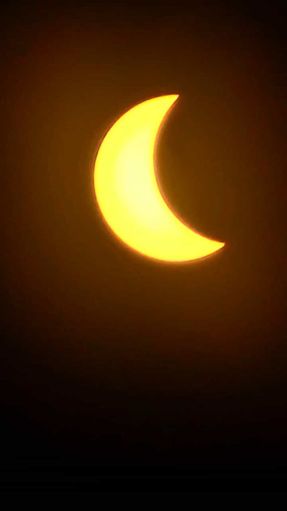 espectaculareclipsesolarenvallarta1 576x1024 - Espectacular eclipse en Vallarta