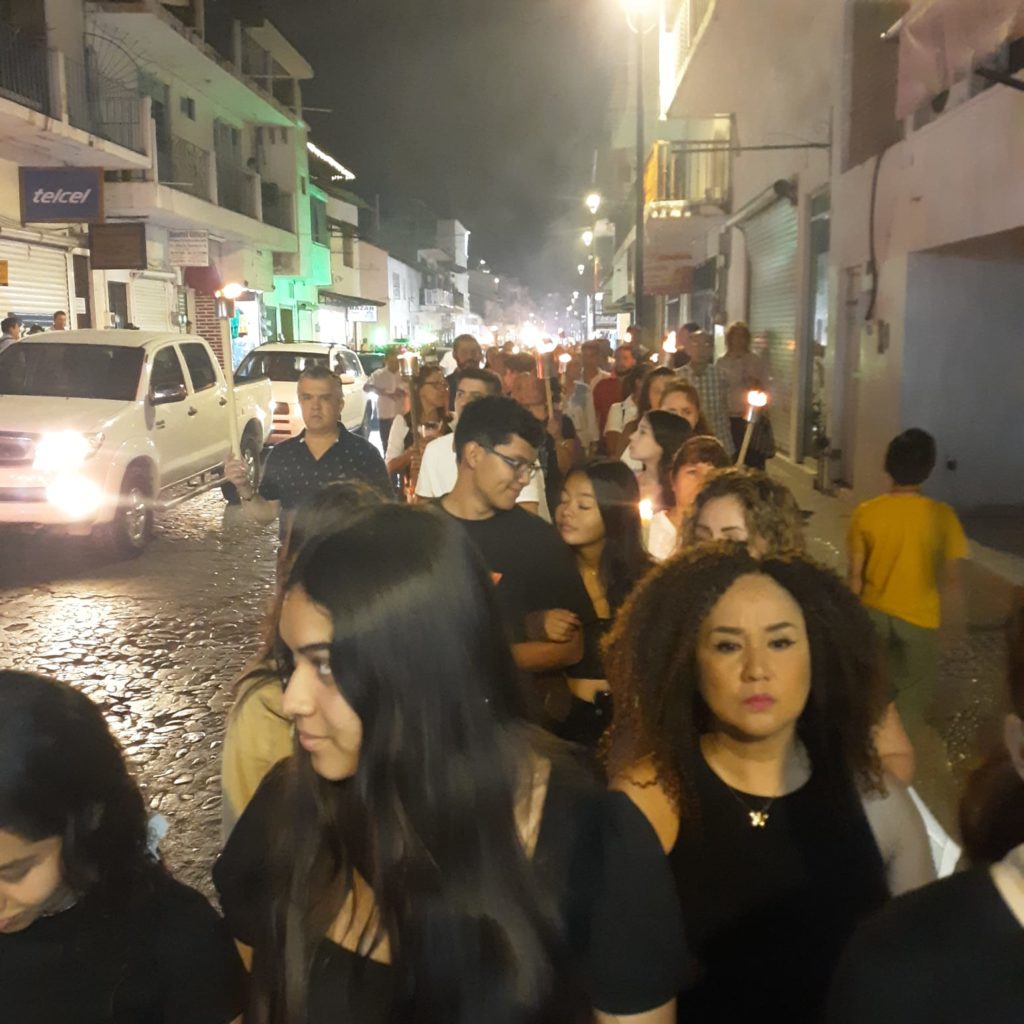 procesiondelsilencioenvallarta1 1024x1024 - Realizaron procesión del silencio en la iglesia de Nuestra Señora de Guadalupe