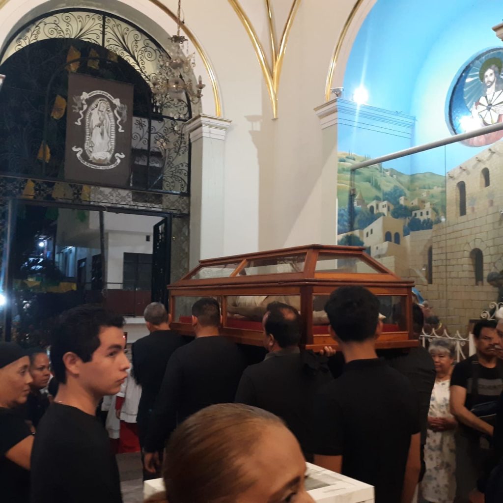 procesiondelsilencioenvallarta2 1024x1024 - Realizaron procesión del silencio en la iglesia de Nuestra Señora de Guadalupe